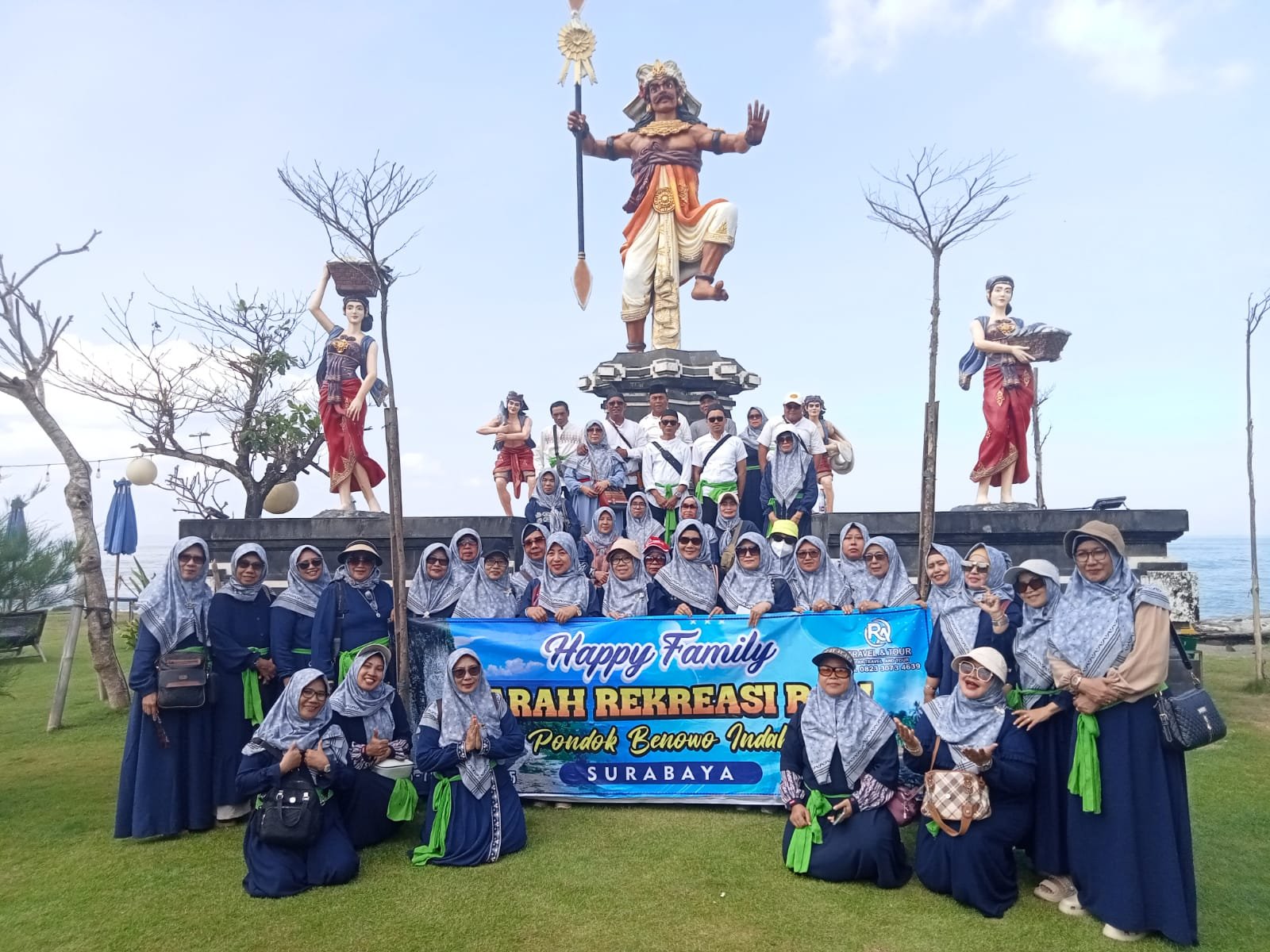 Happy Family Zarkasih: Ziarah dan Rekreasi Meriah ke Bali Bersama Pondok Benowo Indah
