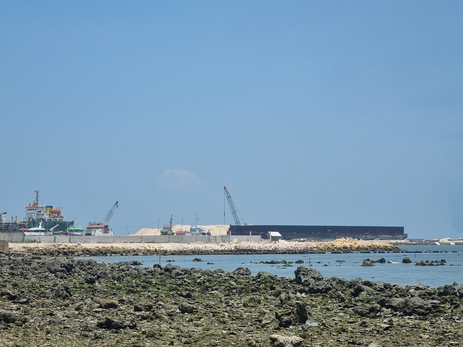 Diduga Melebihi Batas Izin, Operasional PT Orela Shipyard di Gresik Disorot Publik