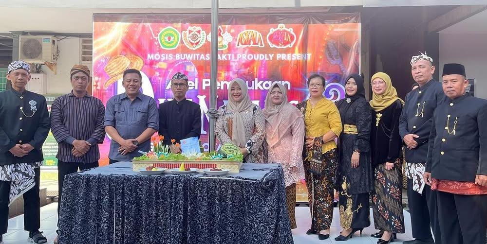 Kacabdin Mojokerto Hadiri Pembukaan Dies Natalis ke-43 SMAN 2 Kota Mojokerto