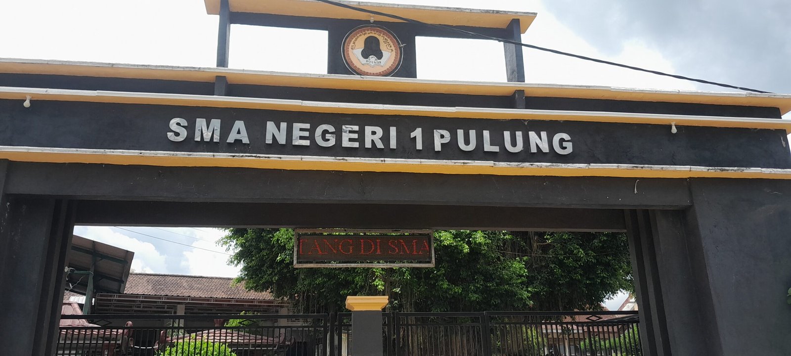Pungutan Berlapis di SMAN 1 Pulung: Rekaman Investigasi Ungkap Rincian LKS Ratusan Juta per Tahun, Pengawasan Cabdin Disorot