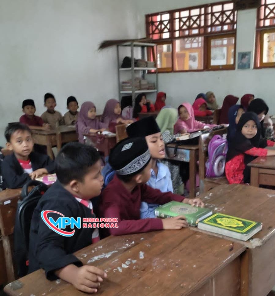 Cermin Ramadan UPTD SDN Padurungan 1 Tanah Merah Tanamkan Taqwa Sejak Dini